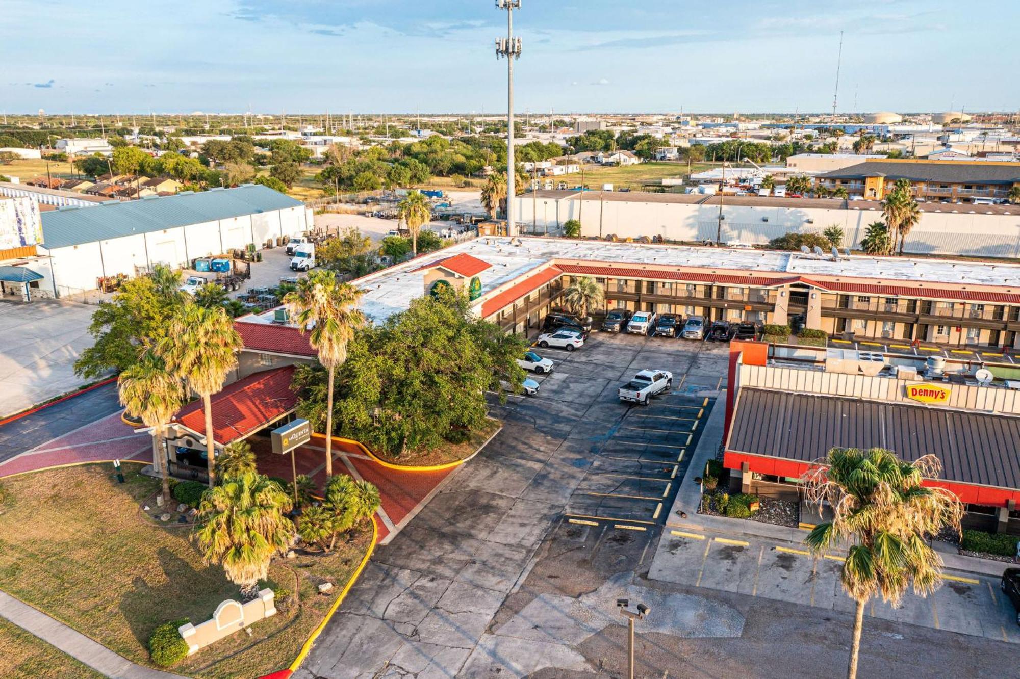 La Quinta Inn By Wyndham Corpus Christi North Exterior photo